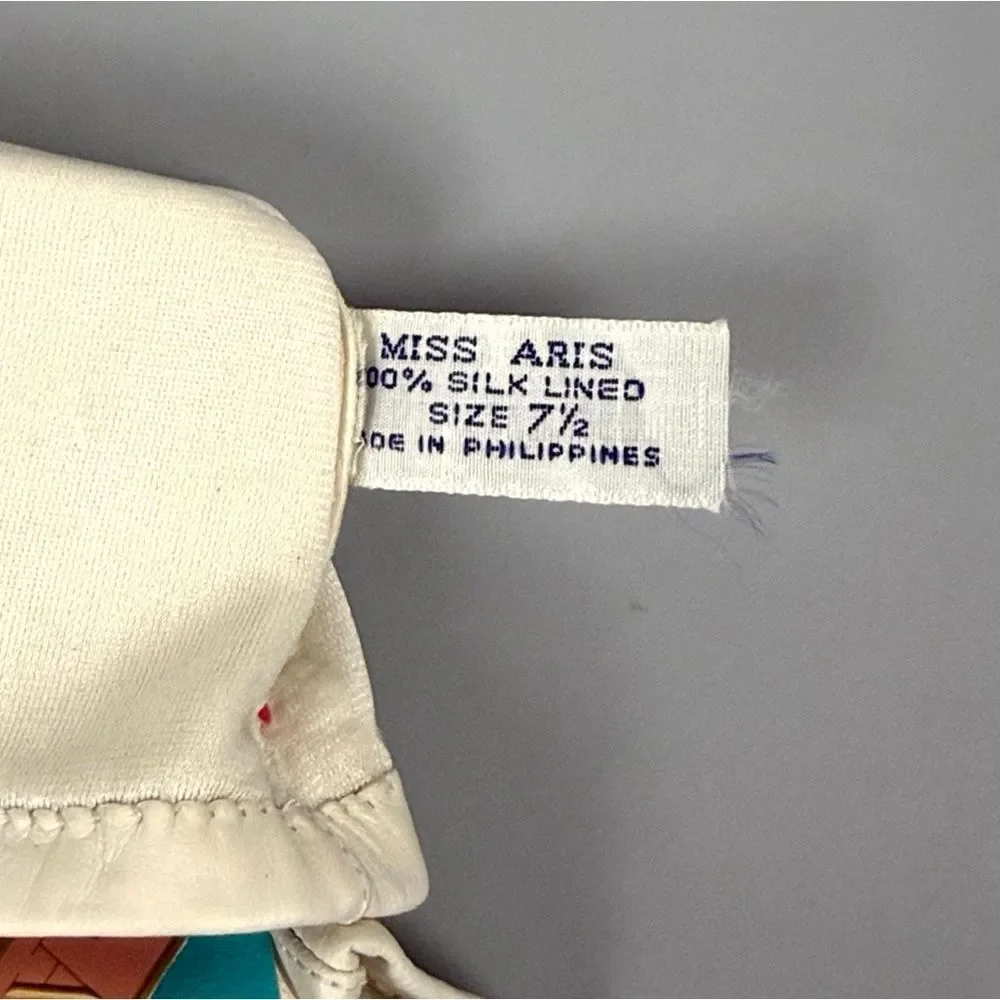 NWT Miss Aris White Ivory Leather Gloves Silk Lining Vintage size 7,5